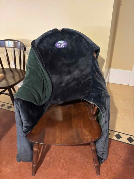 Photo of free Snuggleback chair blanket (Redwood City, Mt. Carmel) #1