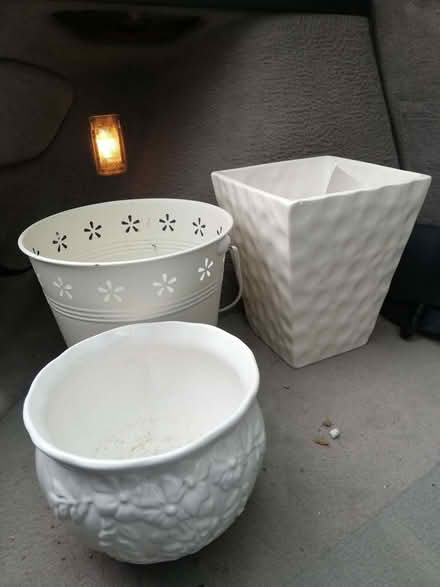 Photo of free White plant pots (Waterlooville PO7) #1