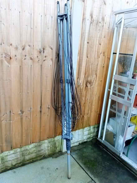 Photo of free Rotary washing line (Widnes) #1