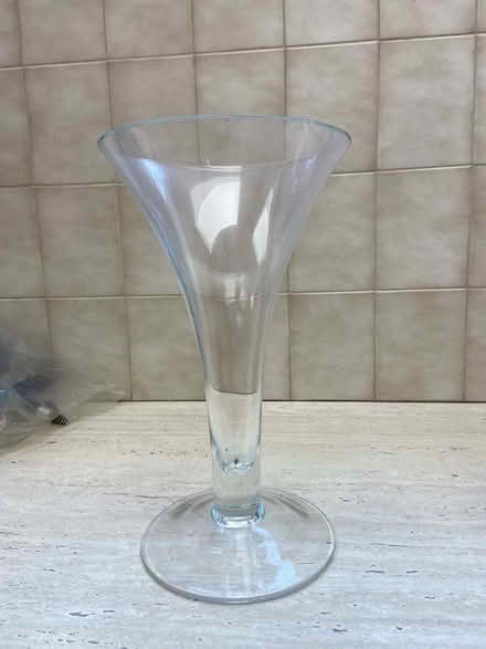 Photo of free Large glass vase (Stoke Hammond MK17) #1