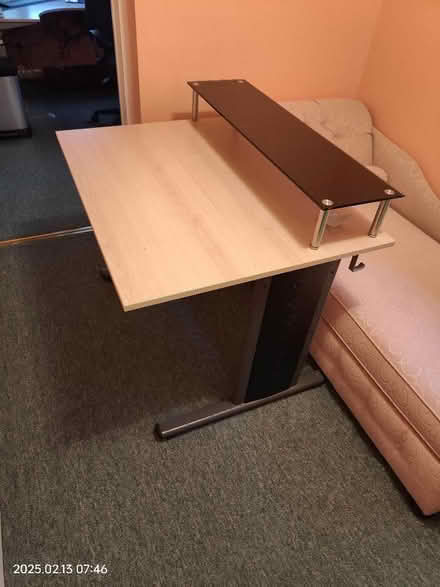 Photo of free Desk with removable shelf (Bordon GU35) #1