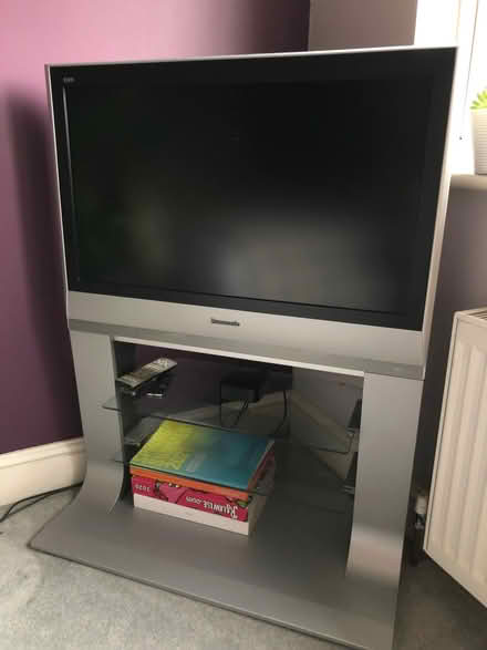 Photo of free 32 inch television (Welling DA7) #2