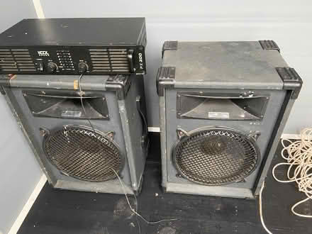 Photo of free 2 x larage speakers and amp (Chappel Allerton LS7) #2