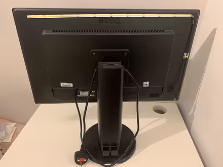 Photo of free Monitor screen (bicester centre) #2