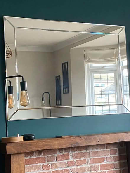 Photo of free Table & Chairs, Rug, Lamp, Mirror (Broxbourne EN10) #2