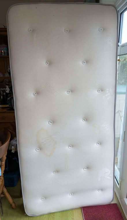 Photo of free mattress (Rayleigh SS6) #1