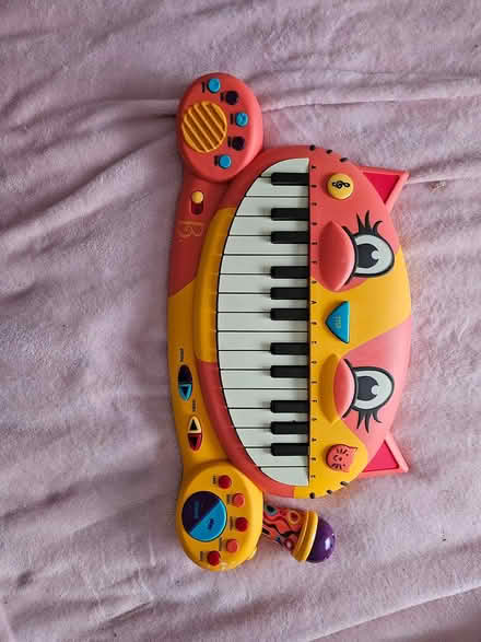 Photo of free B.toys Meowsic Toy Piano (Gilnahirk) #1