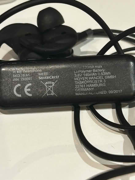 Photo of free In-Ear Headphones - Active noise control (Carshalton Beeches SM5) #1