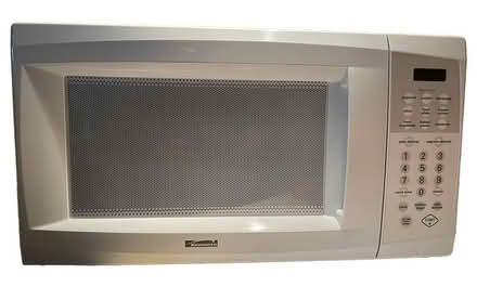 Photo of free Kenmore 1100-watt Microwave (Quartermaster Heights, Vashon) #1