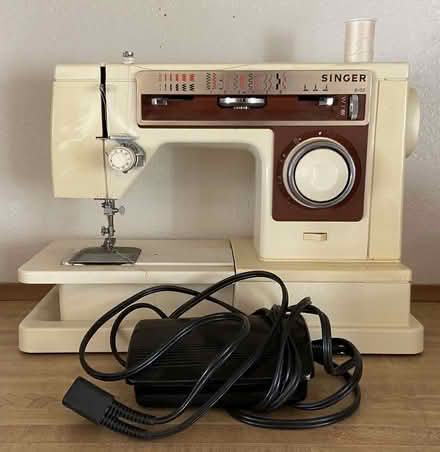 Photo of Singer sewing machine for My mum (Erith DA17) #1