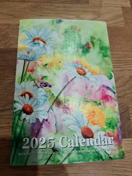 Photo of free 2025 desk calendar (Weston) #1