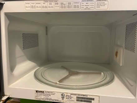 Photo of free Kenmore 1100-watt Microwave (Quartermaster Heights, Vashon) #3