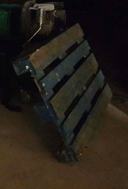 Photo of free Wooden pallet (HP3 Bennetts End) #1