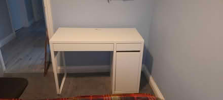 Photo of free White Desk (Rochford, SS4 1TW) #1