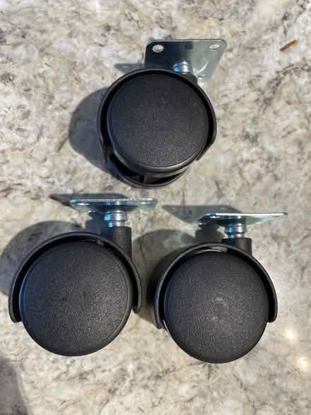 Photo of free 3 Castors (Welling DA16) #1