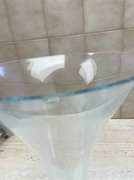 Photo of free Large glass vase (Stoke Hammond MK17) #3