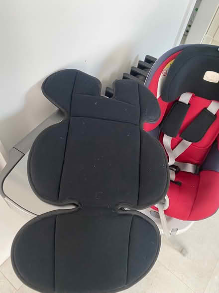 Photo of free Britax isofix swivel babyseat (Stevenage SG1) #4