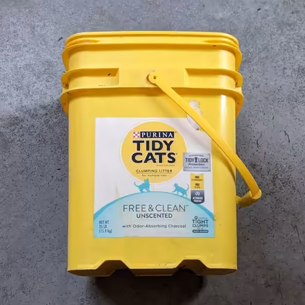 Photo of plastic cat litter pails (Groton) #1