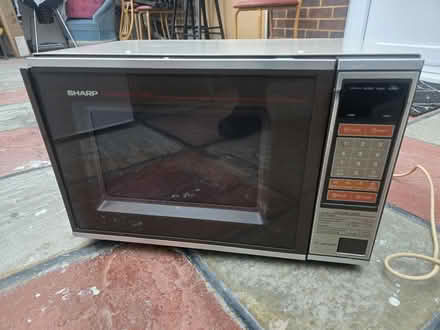 Photo of free Sharp R-7200 Microwave Oven (TW5) #1