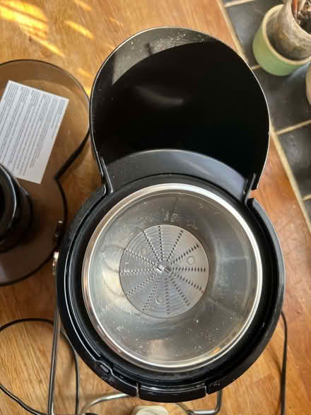 Photo of free Juicer (Raynes Park SW20) #3