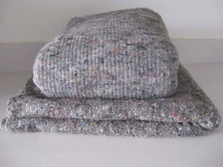 Photo of free 2 removal company blankets for wrapping delicate items (Henley-on-Thames RG9) #1