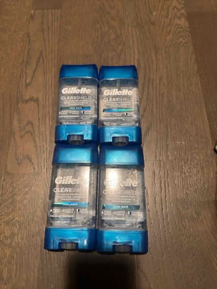 Photo of free Deodorant and mist (Yonge and Eglinton) #1