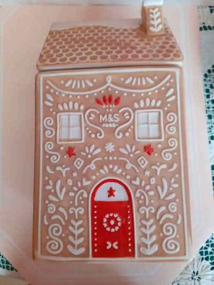 Photo of free Biscuit Container (Lampton TW3) #1