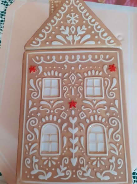 Photo of free Biscuit Container (Lampton TW3) #4
