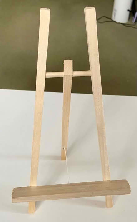 Photo of free Miniature Easels (Kentwood RG30) #1
