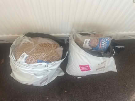 Photo of free Wood pellets cat litter 60L (Leyton E10) #1