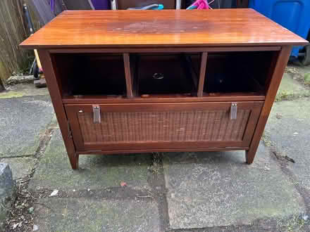 Photo of free Tvunit/storage unit (G535UQ) #1