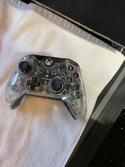 Photo of free Xbox one controller (Riverdale) #1