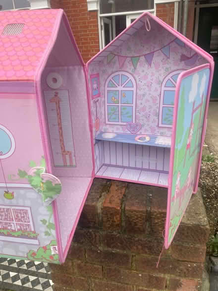 Photo of free Baby Annabelle dolls house (s Ealing W5) #2