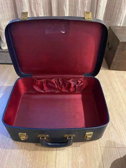 Photo of free Suitcases (Sevenoaks, near Station) #3