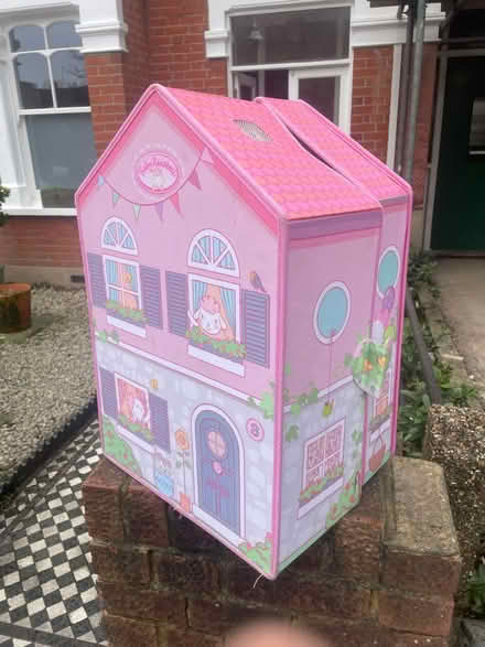 Photo of free Baby Annabelle dolls house (s Ealing W5) #1