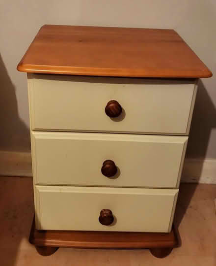 Photo of free Bedside Cabinets x 2 (Grays) #4