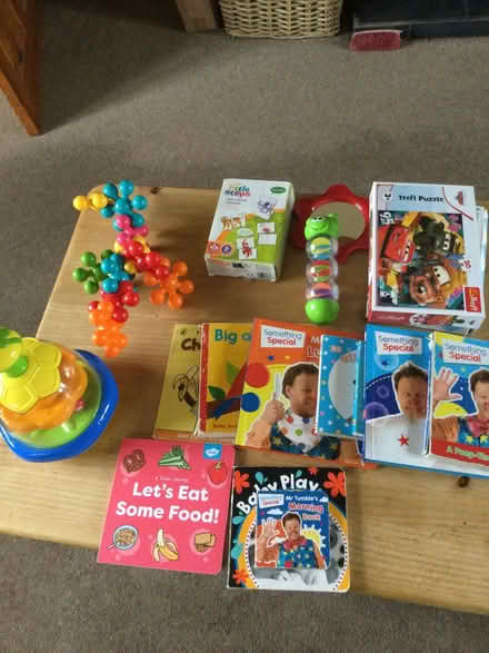 Photo of free Children's toys, books, puzzles (Hala LA1) #2