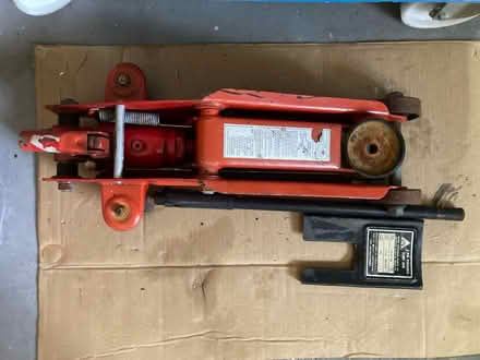 Photo of free 2 ton Jack (Pembroke Pines) #2