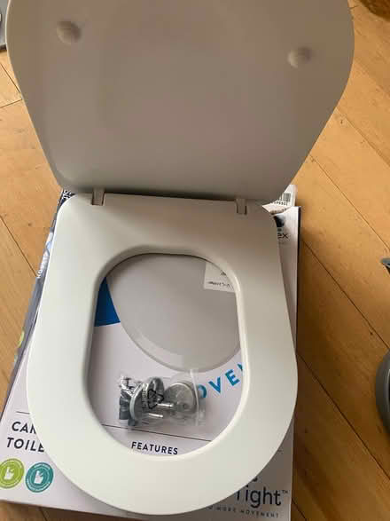 Photo of free White round toilet seat (CT11) #2