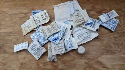 Photo of free silica gel packets (west side of Horsham) #1
