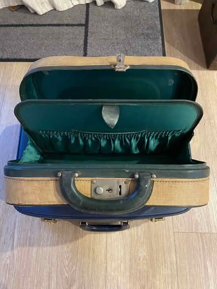 Photo of free Suitcases (Sevenoaks, near Station) #2