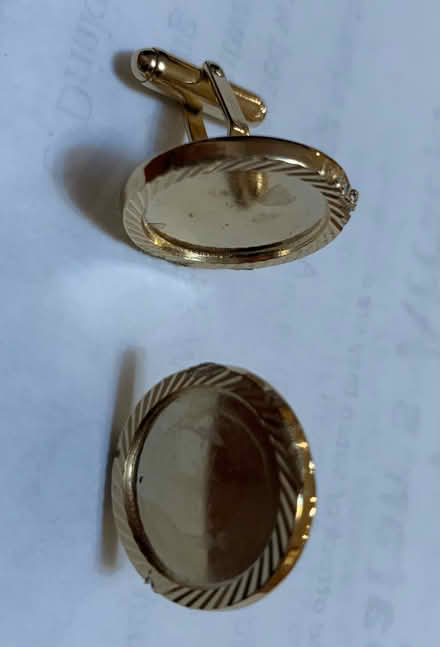 Photo of free cufflinks to get creative with (Lafayette) #1
