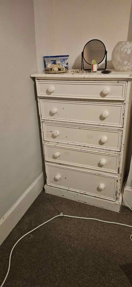 Photo of free chest (SW14) #1