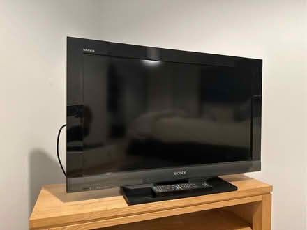 Photo of free Small Tv unit with optional tv (Great Shelford CB22) #3