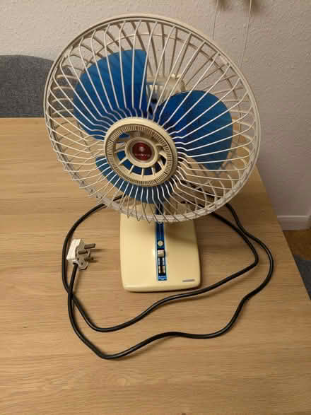 Photo of free 8” Oscillating Electric Fan (Bushey Heath WD23) #1
