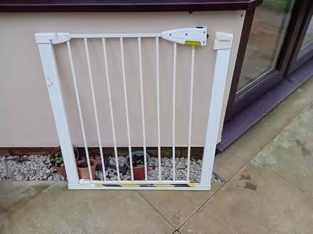 Photo of free Child/dog gate (PR56YF Walton Summit) #1