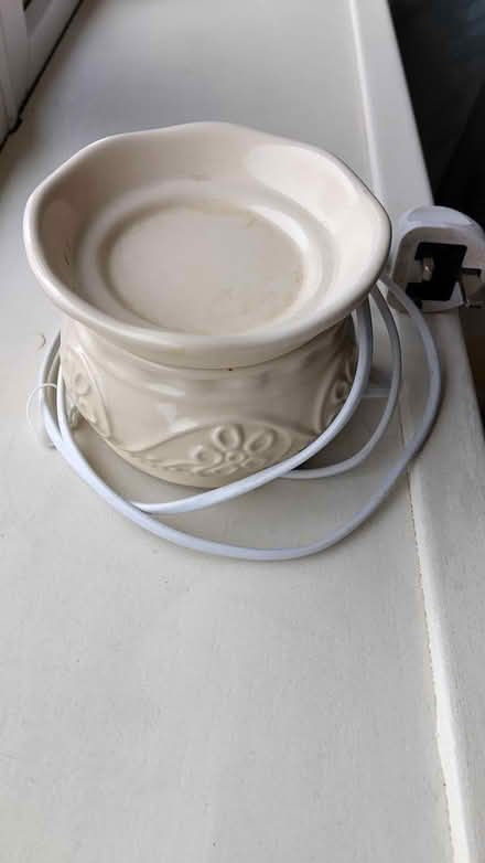 Photo of free Small wax melter/oil diffuser (Dundrum) #2