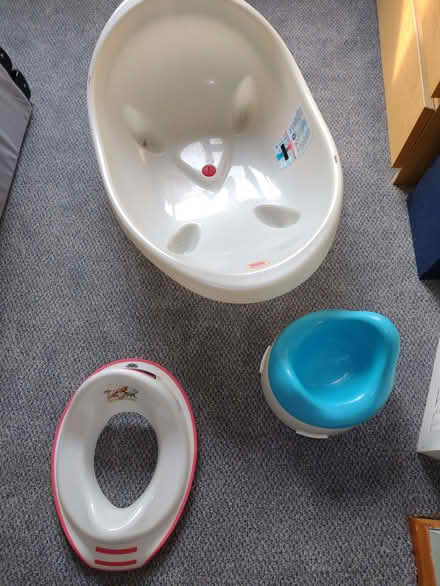 Photo of free Obaby baby bath potty & toilet seat (Alresford CO7) #3