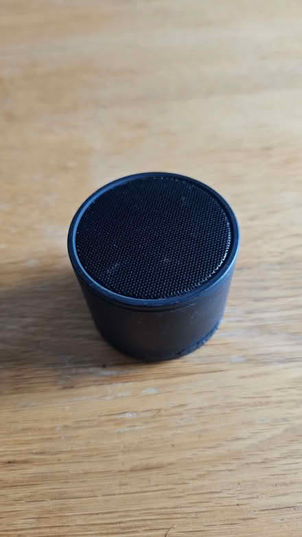Photo of free Small bluetooth mono speaker (Woodley RG5) #2