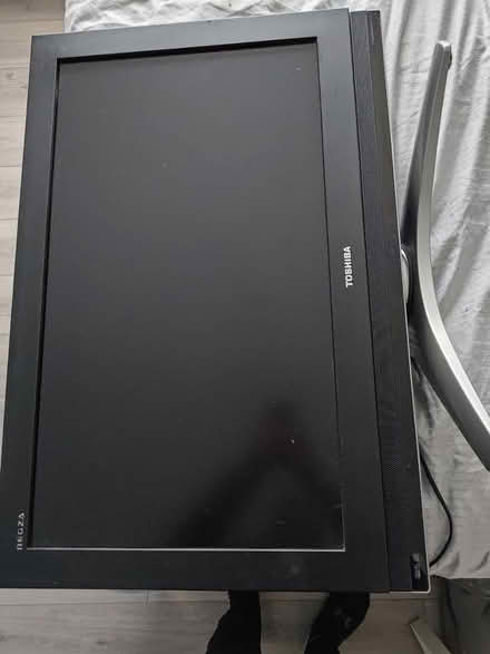 Photo of free 32" Toshiba TV and Remote (Upminster RM14) #1